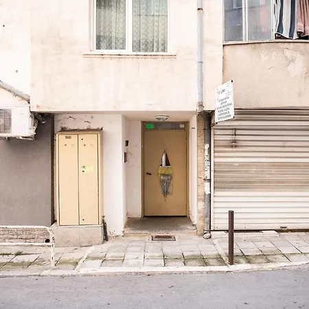 3br With Parking Nearby Opera *