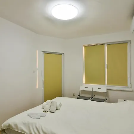 3br With Parking Nearby Opera *