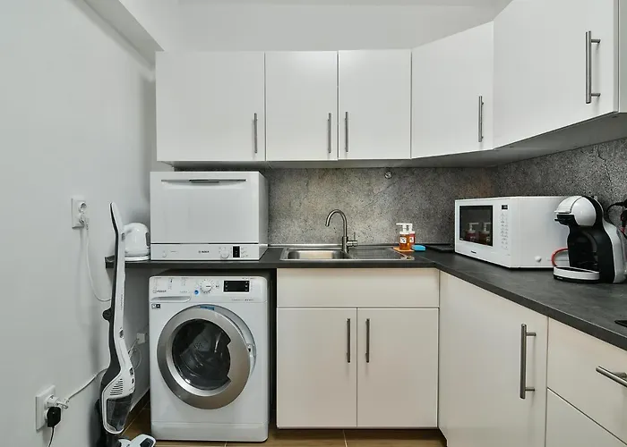 3br With Parking Nearby Opera דירה *