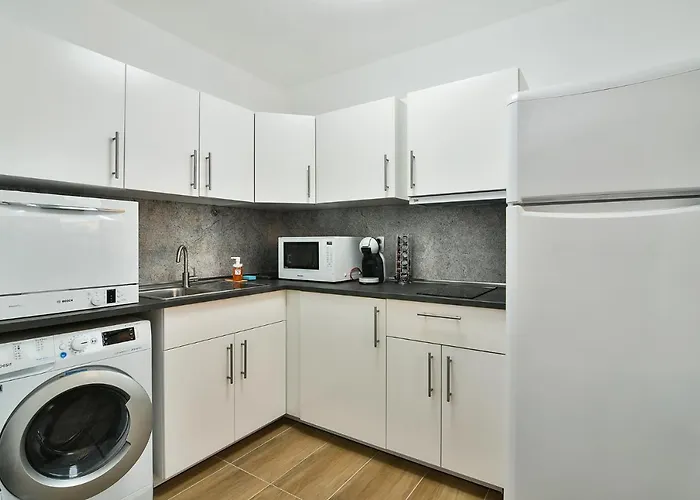 3br With Parking Nearby Opera *