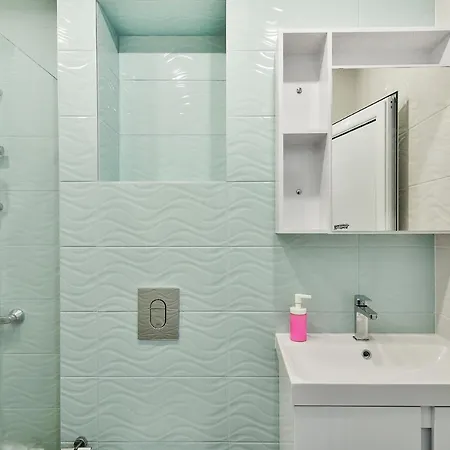 3br With Parking Nearby Opera דירה וארנה