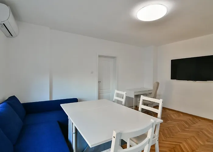 Appartamento 3br With Parking Nearby Opera *