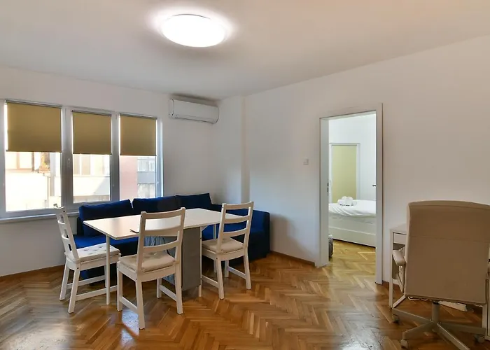 Appartamento 3br With Parking Nearby Opera